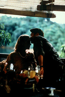 Мартин Шин и Аврора Клеман в 'Apocalypse Now Redux', сцена 'Французская плантация'